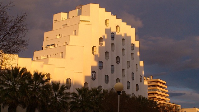 casa-grande-640x480-88776114.jpeg