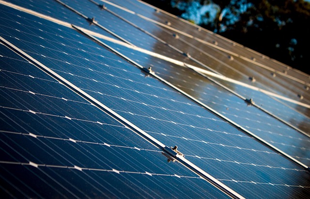 Real Estate Tip: Evaluating Roof Condition & Sun Exposure for Homeowners