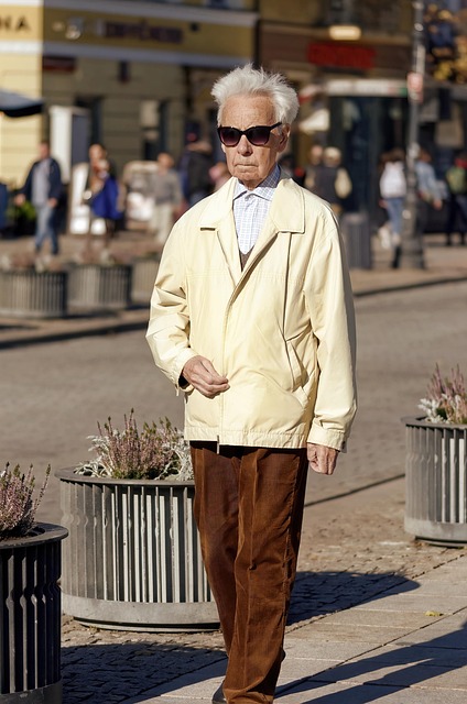 senior-housing-640x480-61215460.jpeg