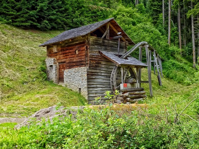 green-building-640x480-38879211.jpeg