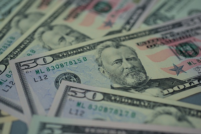 debt-income-640x480-3263745.jpeg