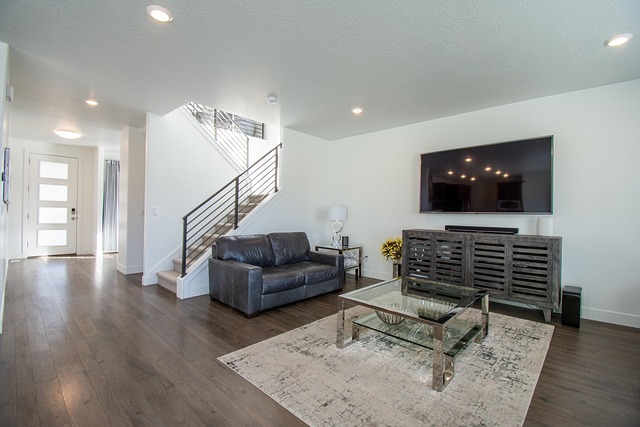 home-inspection-640x480-92779296.jpeg