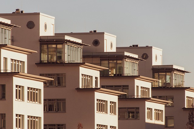 Blockchain Streamlines Real Estate Transactions: Revolutionizing Property Transfers