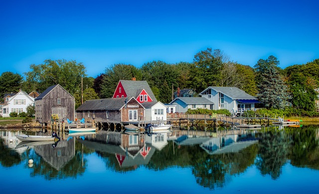 Weigh Long-Term Costs vs Amenities in Real Estate Decisions