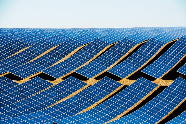 Reduce Electricity Bills: Smart Home, Renewable Energy in Real Estate