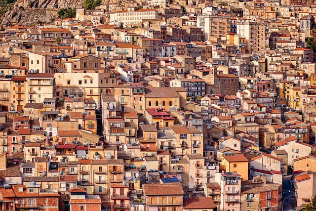 urban-shifts-640x480-34369306.jpeg