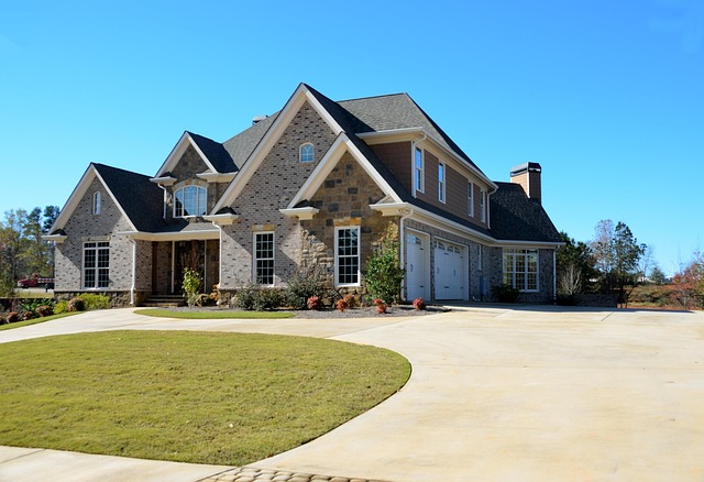 agent-realtor-640x480-3276057.jpeg