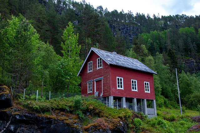 green-building-640x480-60789734.jpeg
