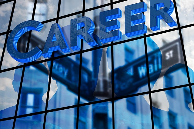 commercial-management-640x480-62580942.jpeg