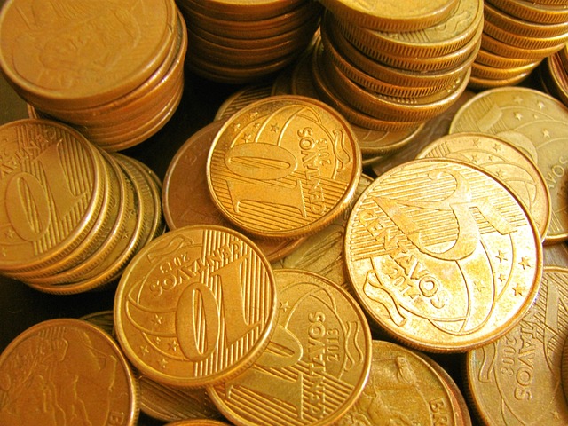 debt-income-640x480-45833660.jpeg
