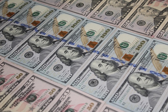 debt-income-640x480-90451535.jpeg