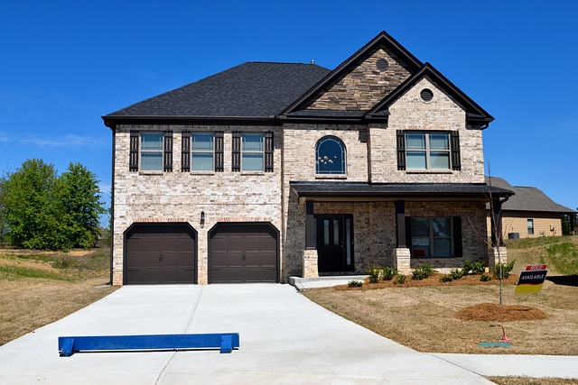 agent-realtor-640x480-35251462.jpeg